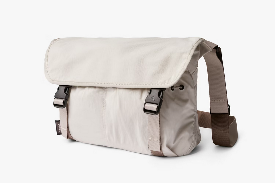 Bellroy Cinch Messenger - Oat