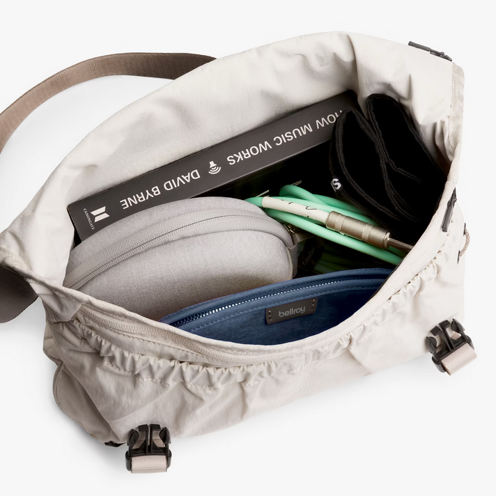 Bellroy Cinch Messenger - Oat