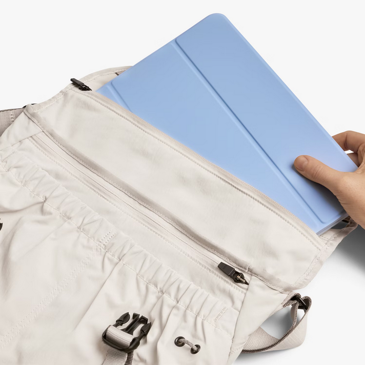 Bellroy Cinch Messenger - Oat