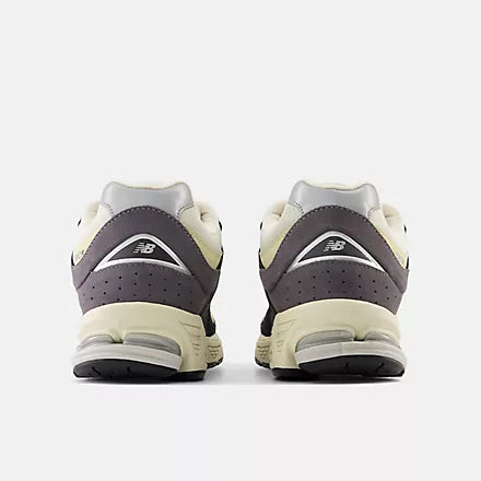 New Balance 2002R Magnet with timberwolf and sandstone