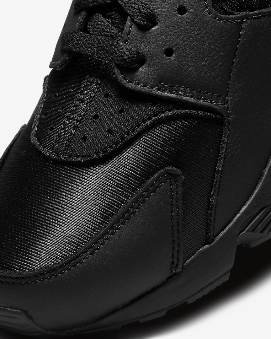 Triple black huarache sales nz