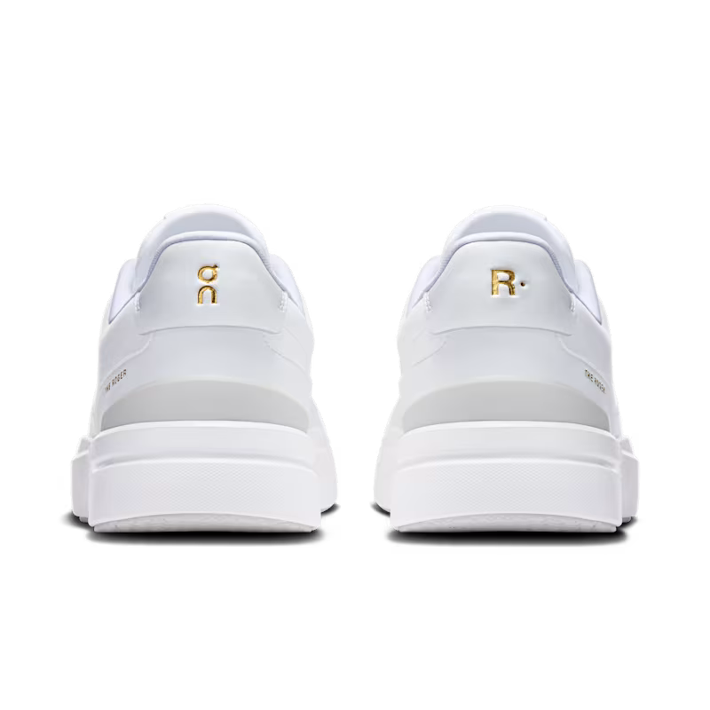 On THE ROGER Centre Court - White/White