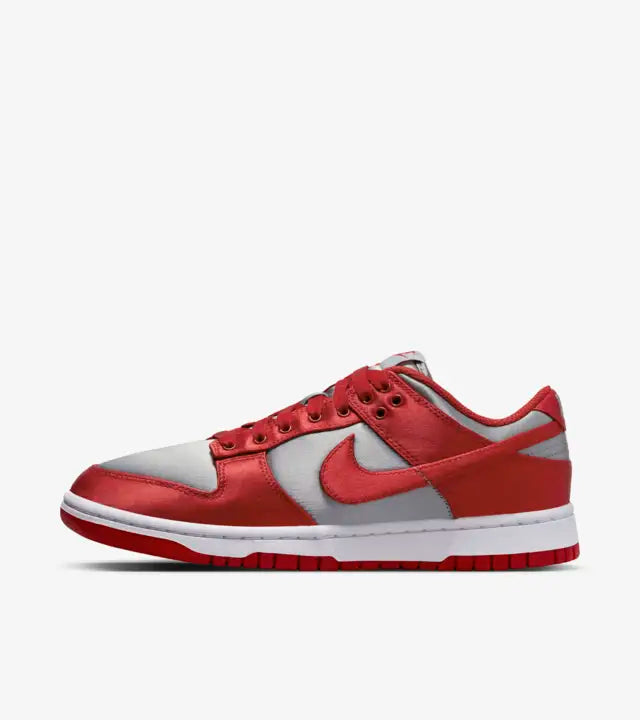 Nike W Dunk Low Satin - Varsity Red / Medium Grey - Stencil