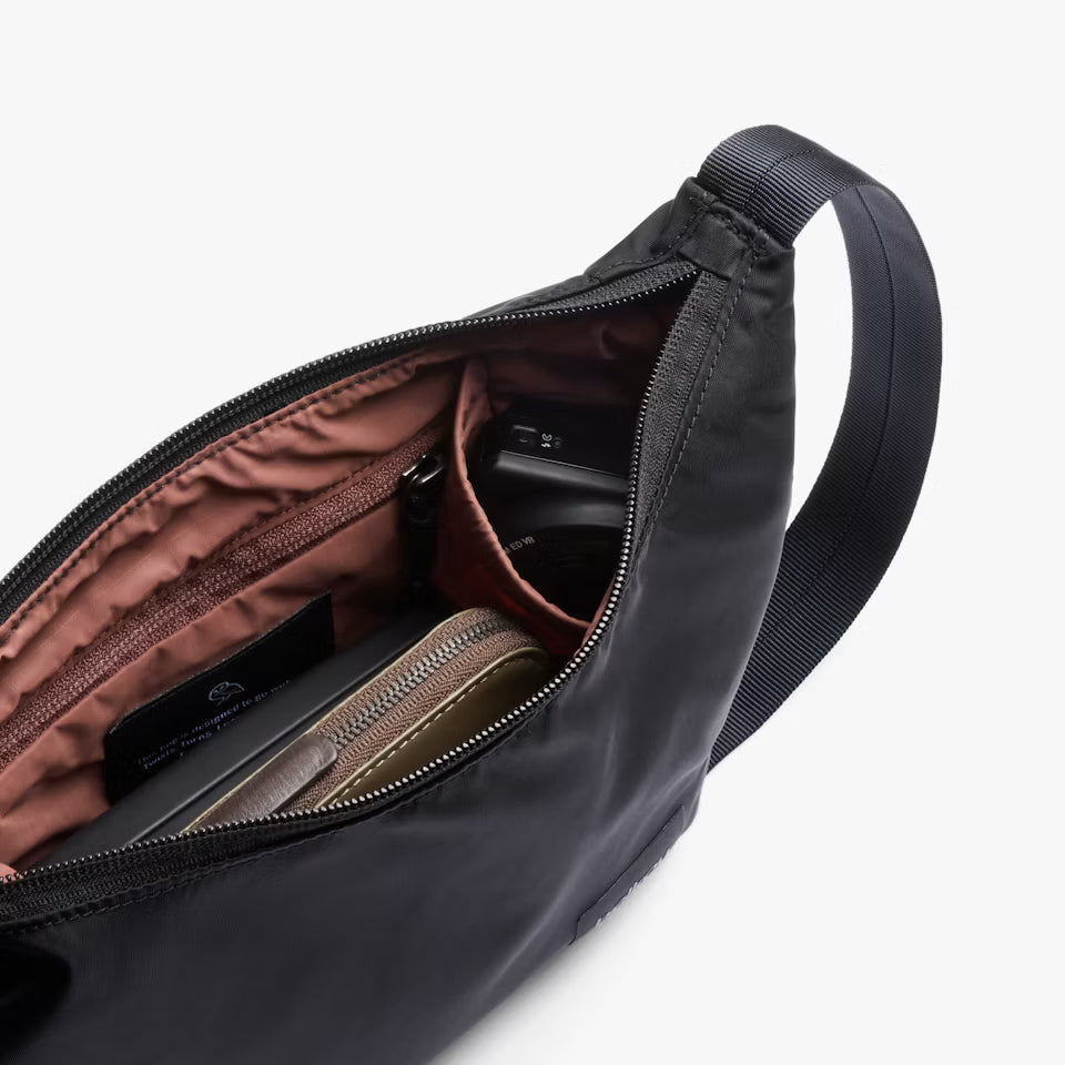 Bellroy Laneway Crescent Bag 2.5L - Black