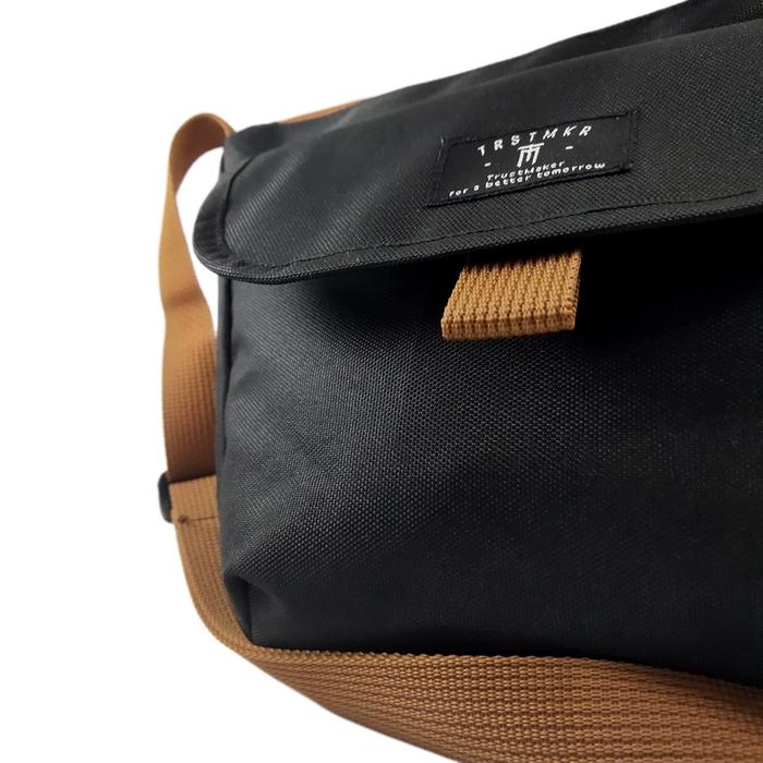 Trustmaker Jessie Sling - Black
