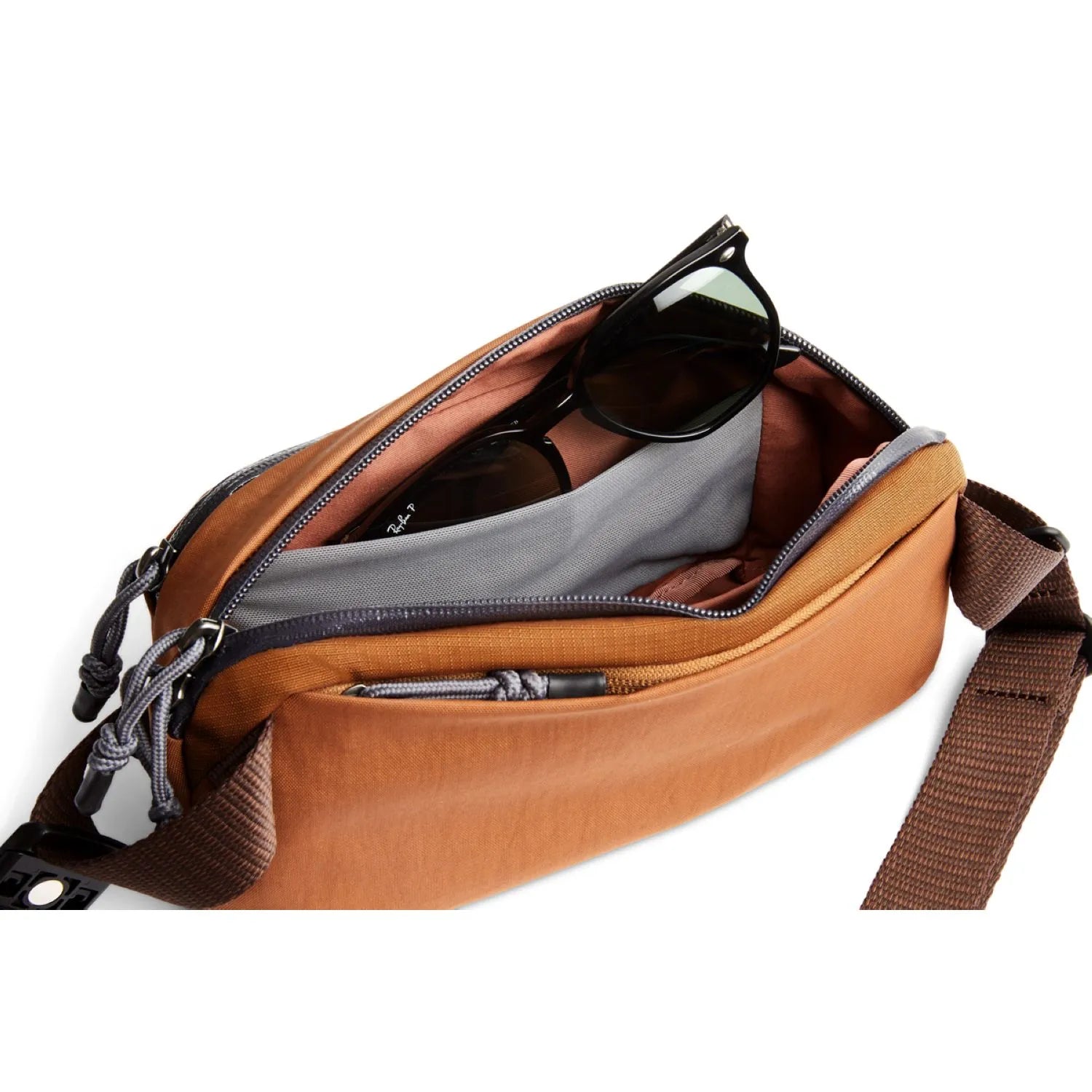 Bellroy Venture Ready Sling 2.5L Bronze - Stencil