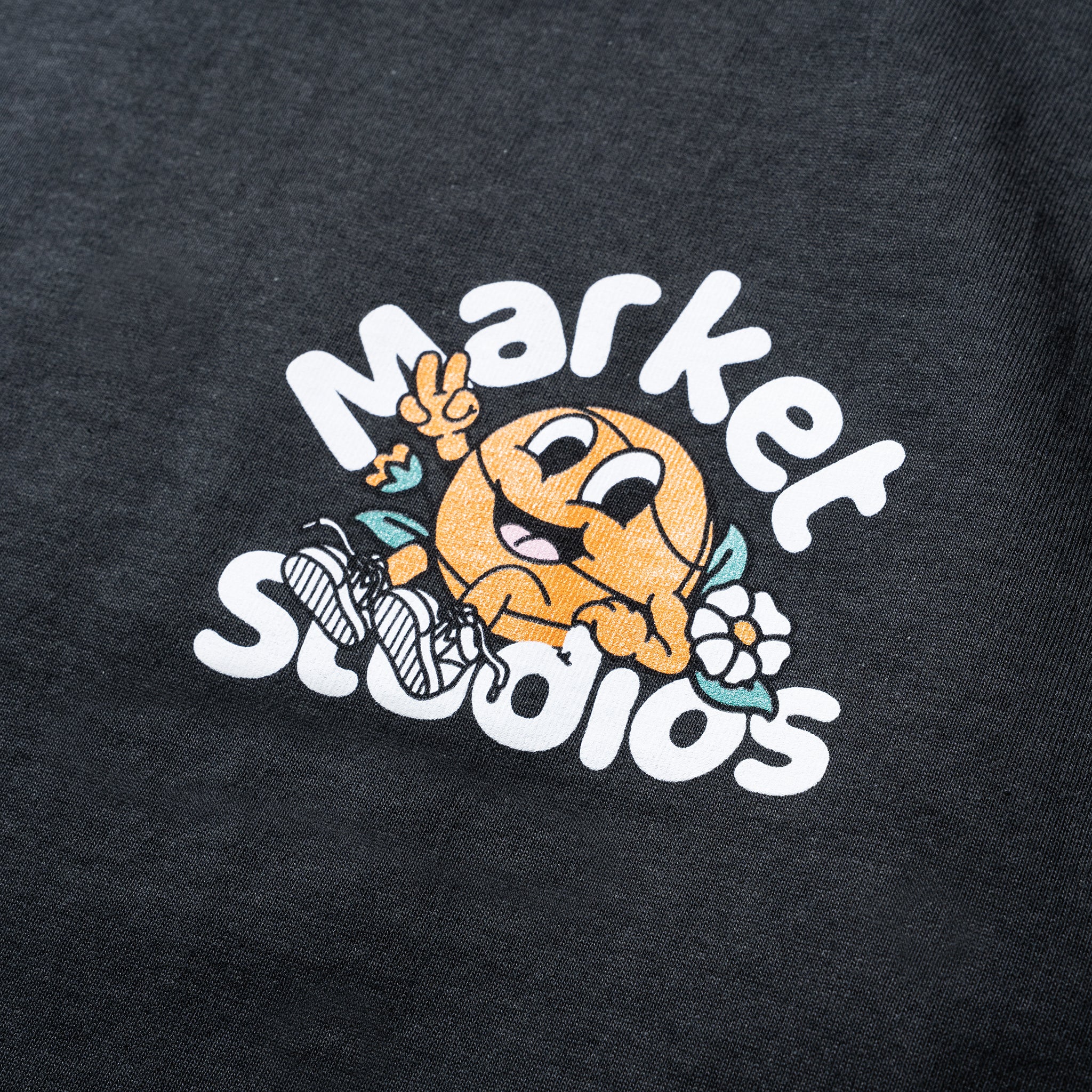 Market Chill in the Net T-Shirt - Black - Stencil