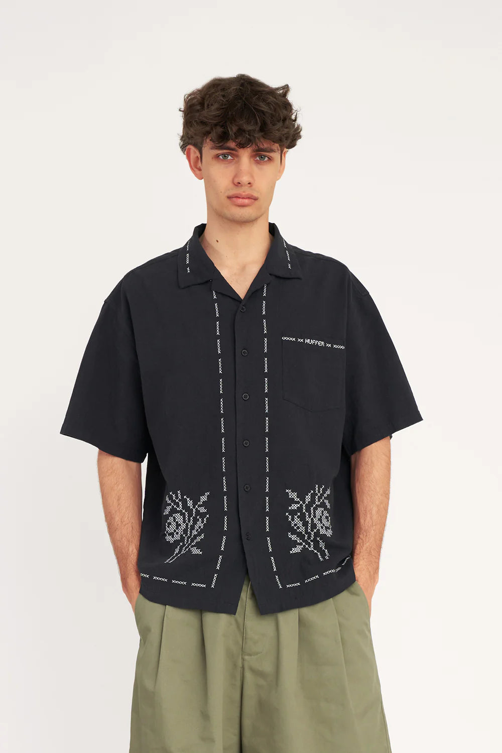 Huffer Cabana Flor Shirt - Basalt - Stencil
