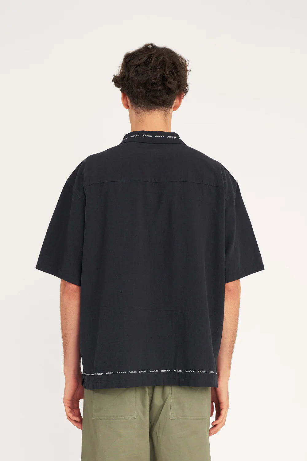 Huffer Cabana Flor Shirt - Basalt - Stencil