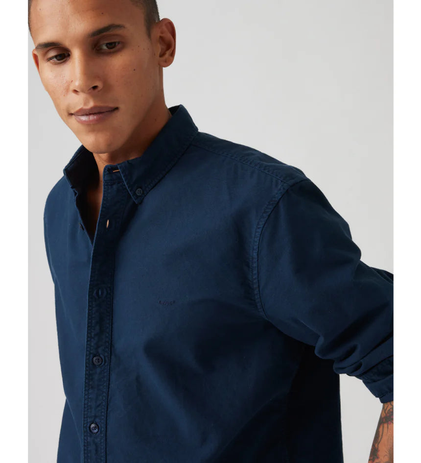 Levi's Men's Authentic Button-Down Shirt - Lucio Navy Blazer Garment Dye