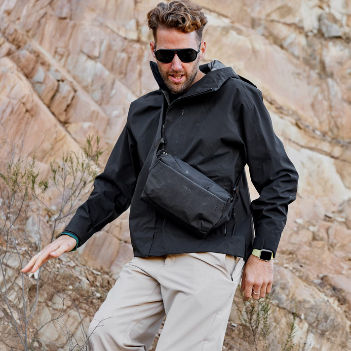 Bellroy Venture Sling 6L - Black - Stencil