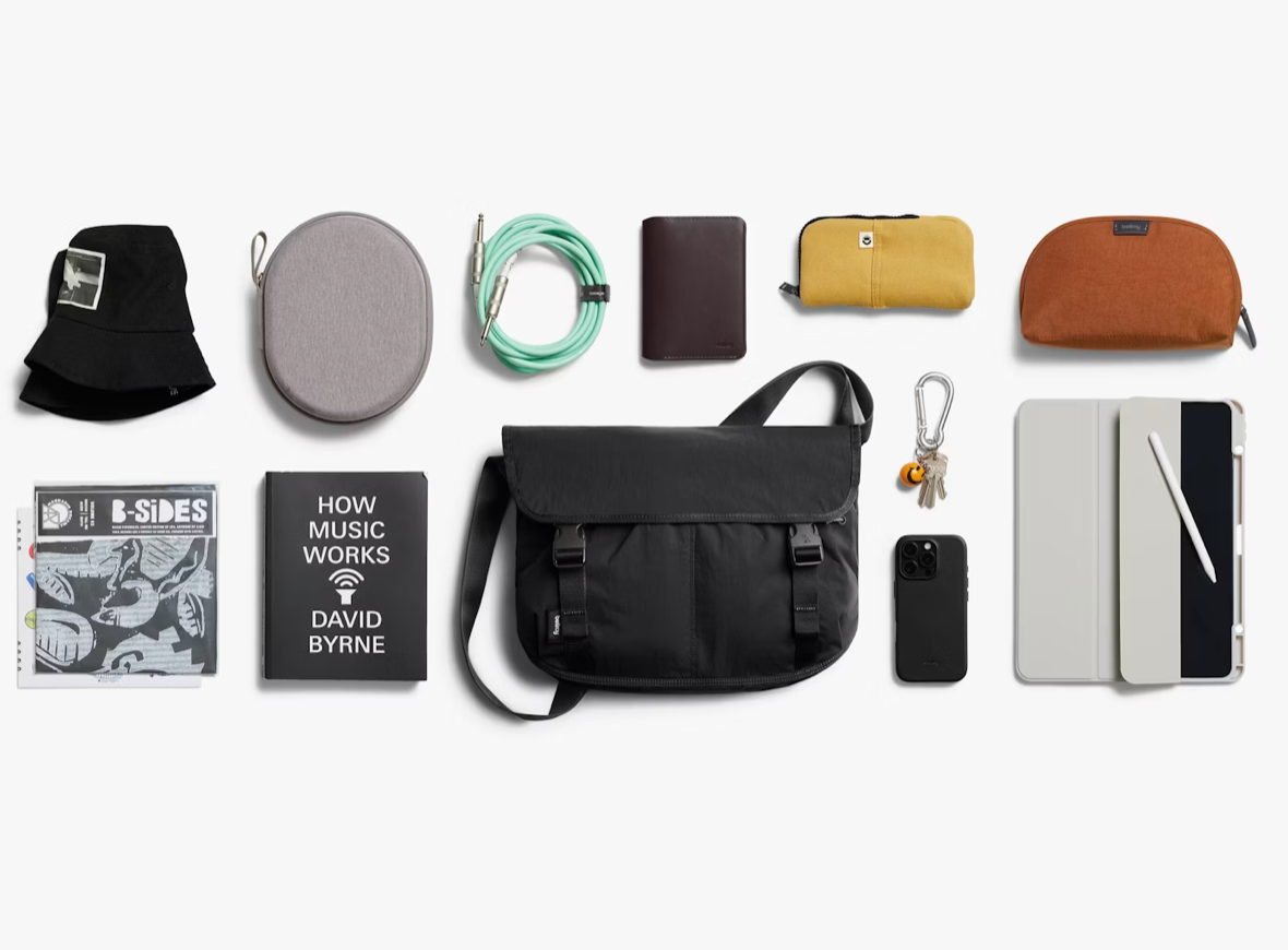 Bellroy Cinch Messenger - Black - Stencil