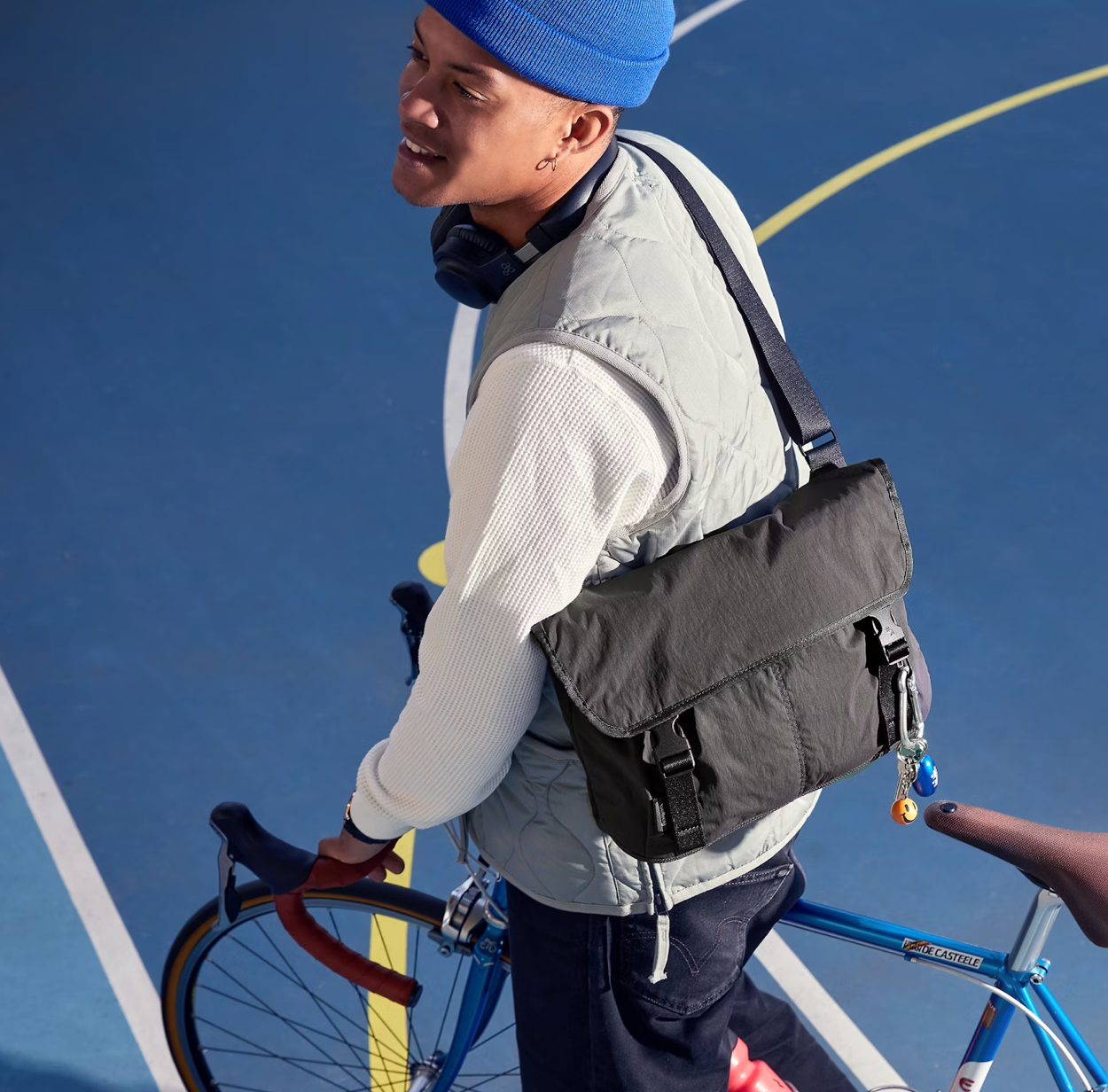 Bellroy Cinch Messenger - Black - Stencil