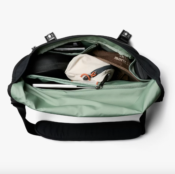 Bellroy Classic Messenger - Black - Stencil