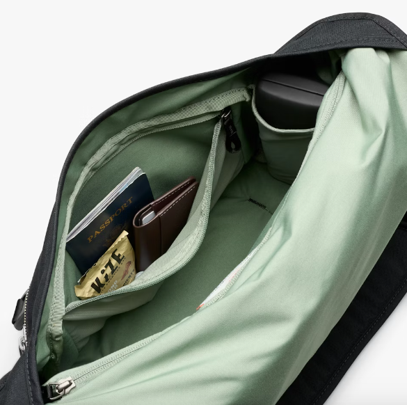 Bellroy Classic Messenger - Black - Stencil