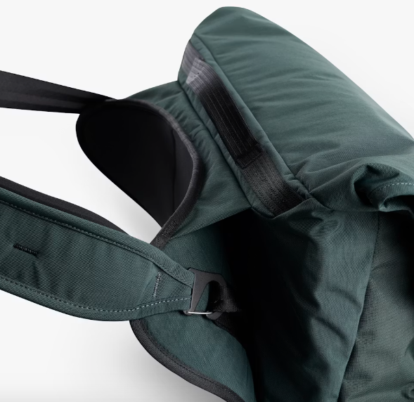 Bellroy Venture Messenger 16" - Deep Ocean