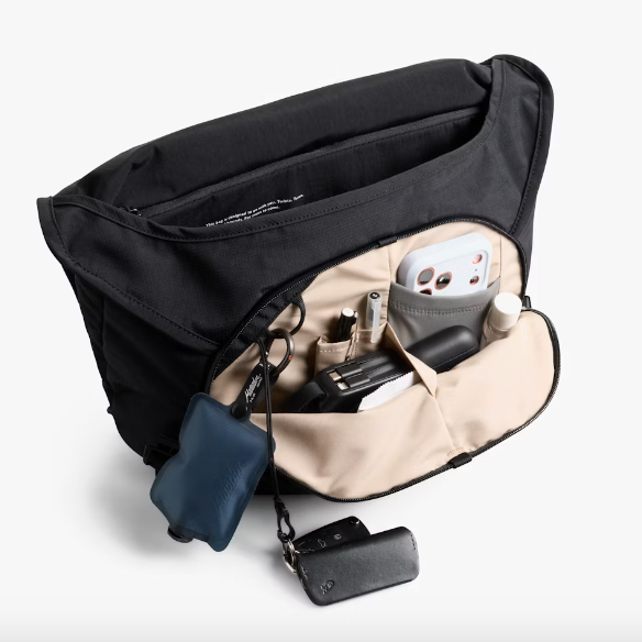 Bellroy Venture Messenger 14" - Black