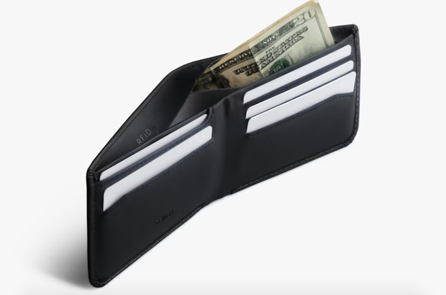 Bellroy Hide & Seek Hi - Innovera Black - Stencil