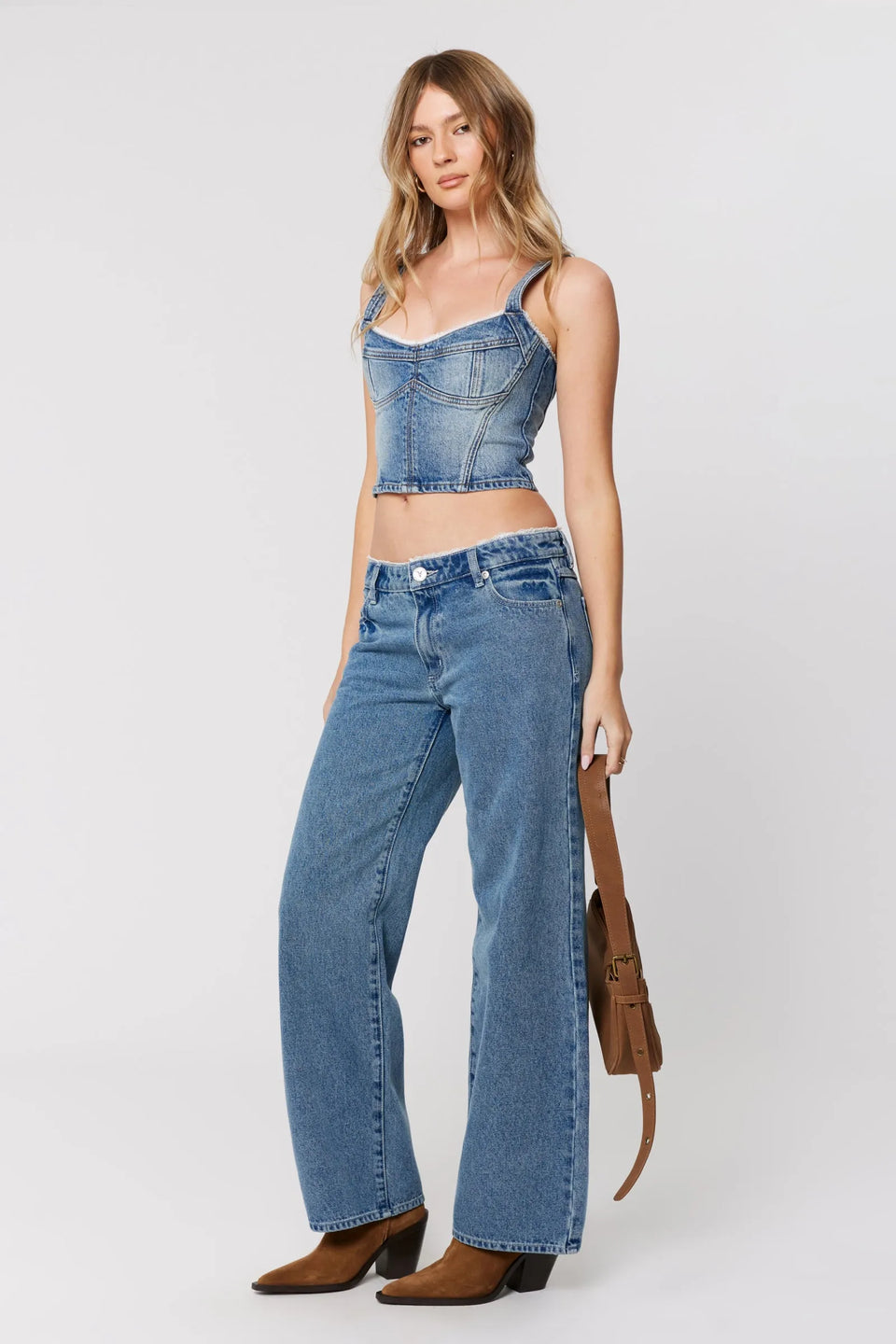 Abrand 99 Low Baggy Selena Lace Recycled