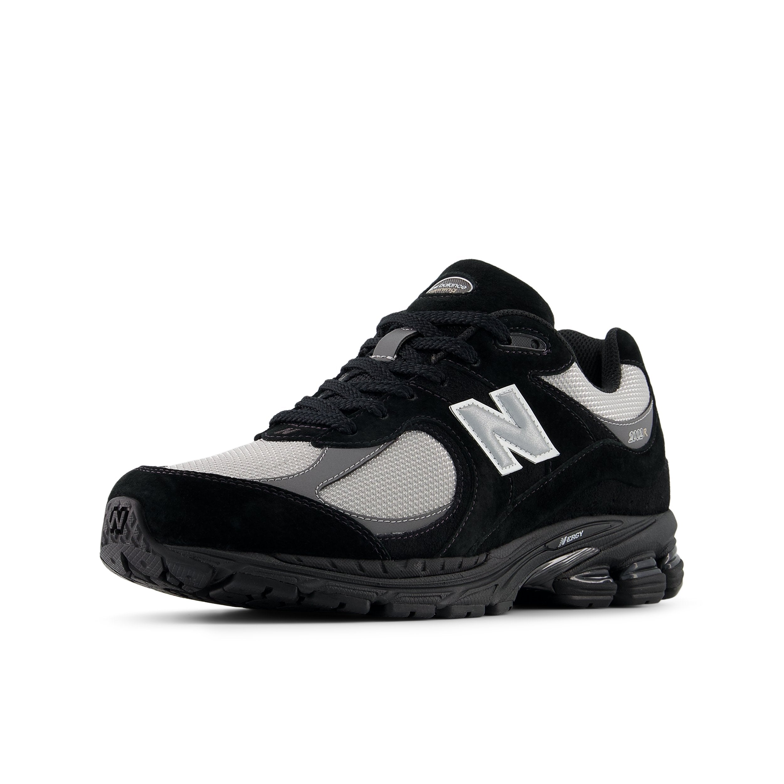 New Balance 2002R Black / Black (U2002RQ)