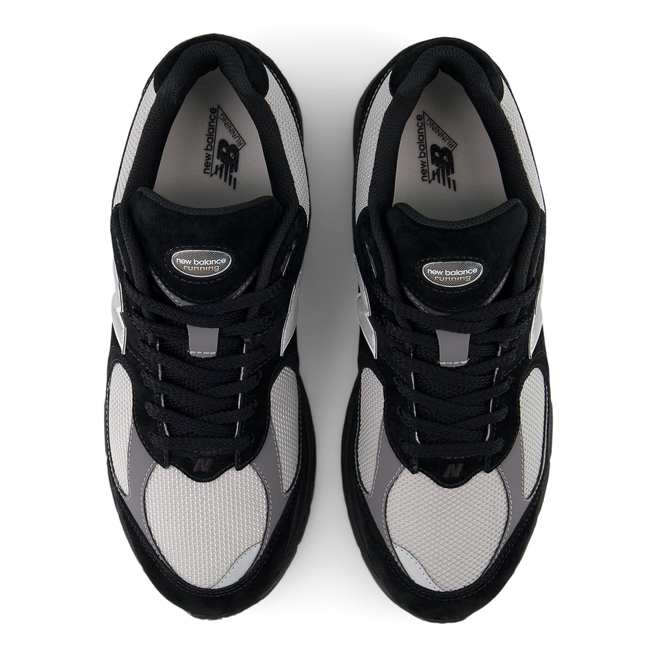 New Balance 2002R Black / Black (U2002RQ)