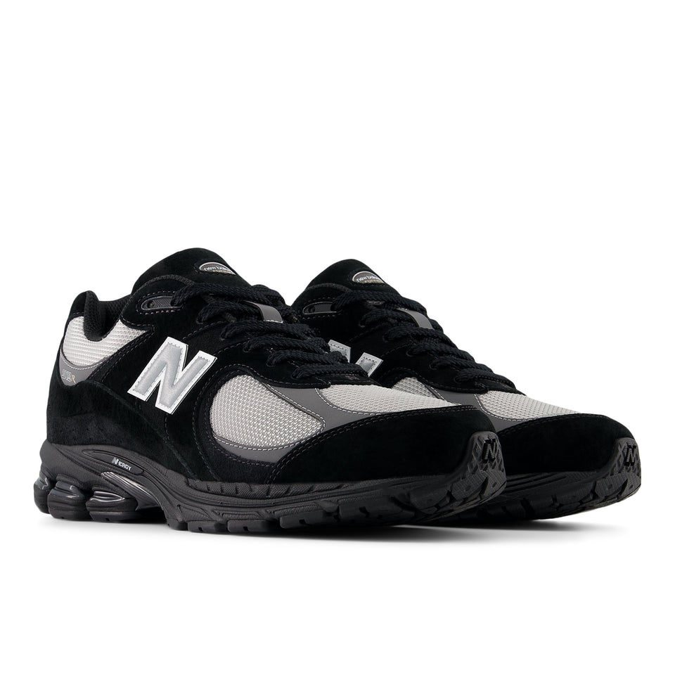 New Balance 2002R Black / Black (U2002RQ)