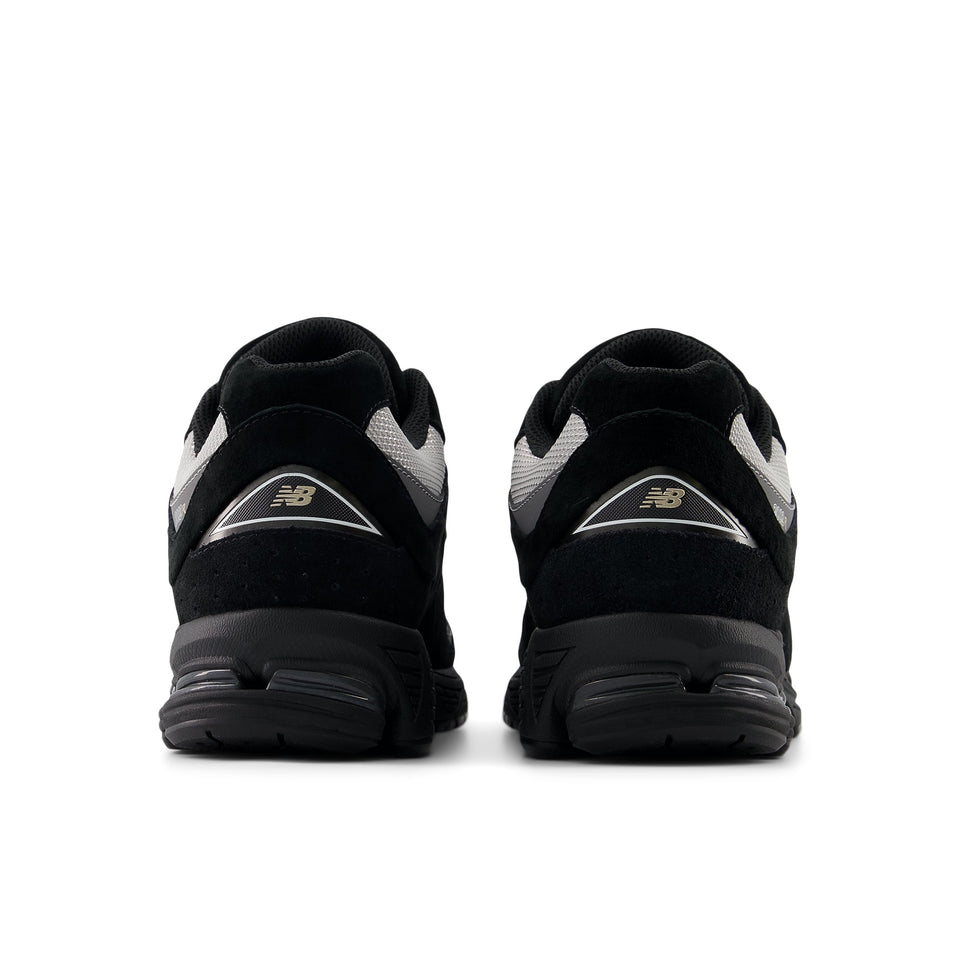New Balance 2002R Black / Black (U2002RQ)