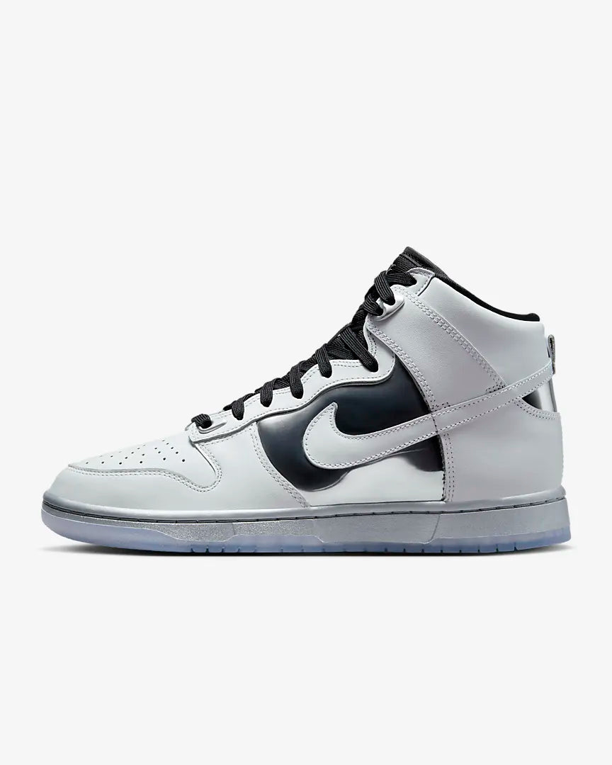 Nike W Dunk Hi SE - White / Metallic Silver / Black - Stencil