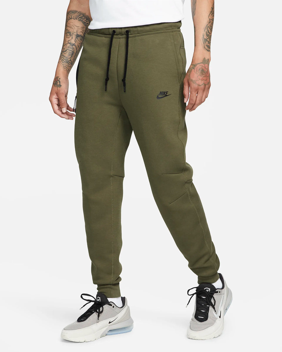 Nike Men's Sportswear Tech Fleece Slim Fit Jogger Medium Olive/Black