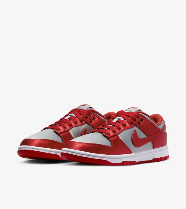 Nike W Dunk Low Satin - Varsity Red / Medium Grey - Stencil