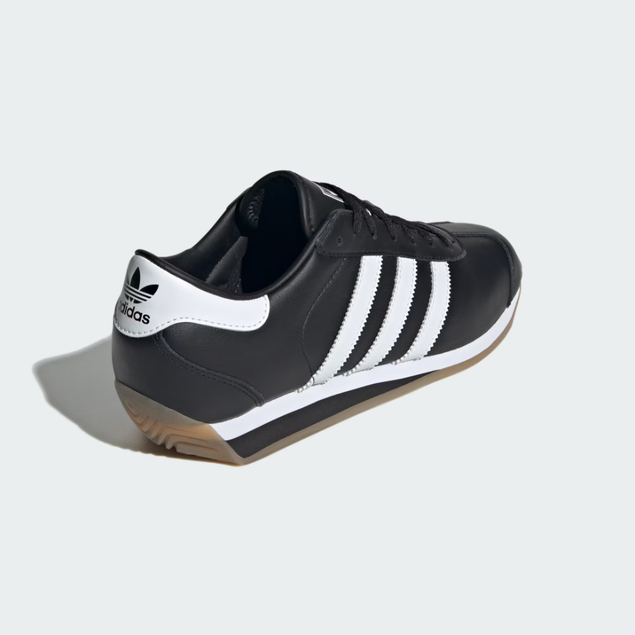 Adidas Country II - Core Black / Cloud White / Carbon