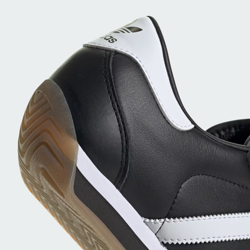 Adidas Country II - Core Black / Cloud White / Carbon - Stencil