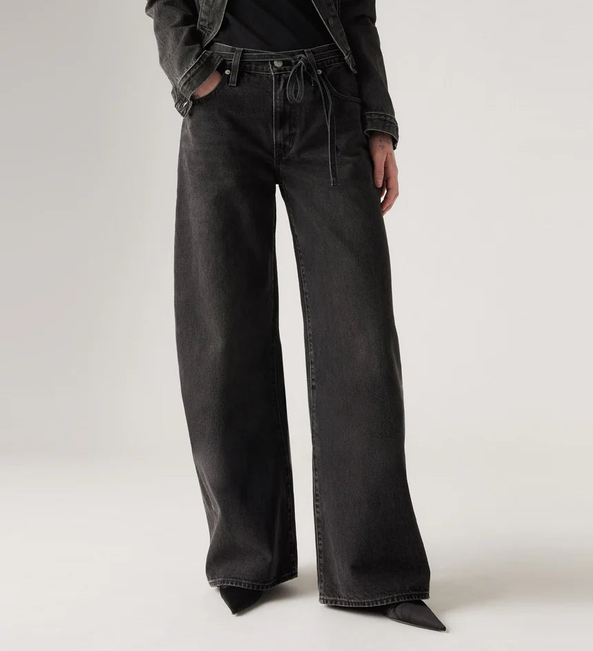 Levi's Women's XL Straight Jean - Influential Lady - Stencil
