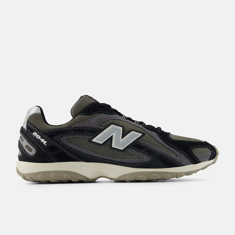 New Balance 204L - Black with Magnet