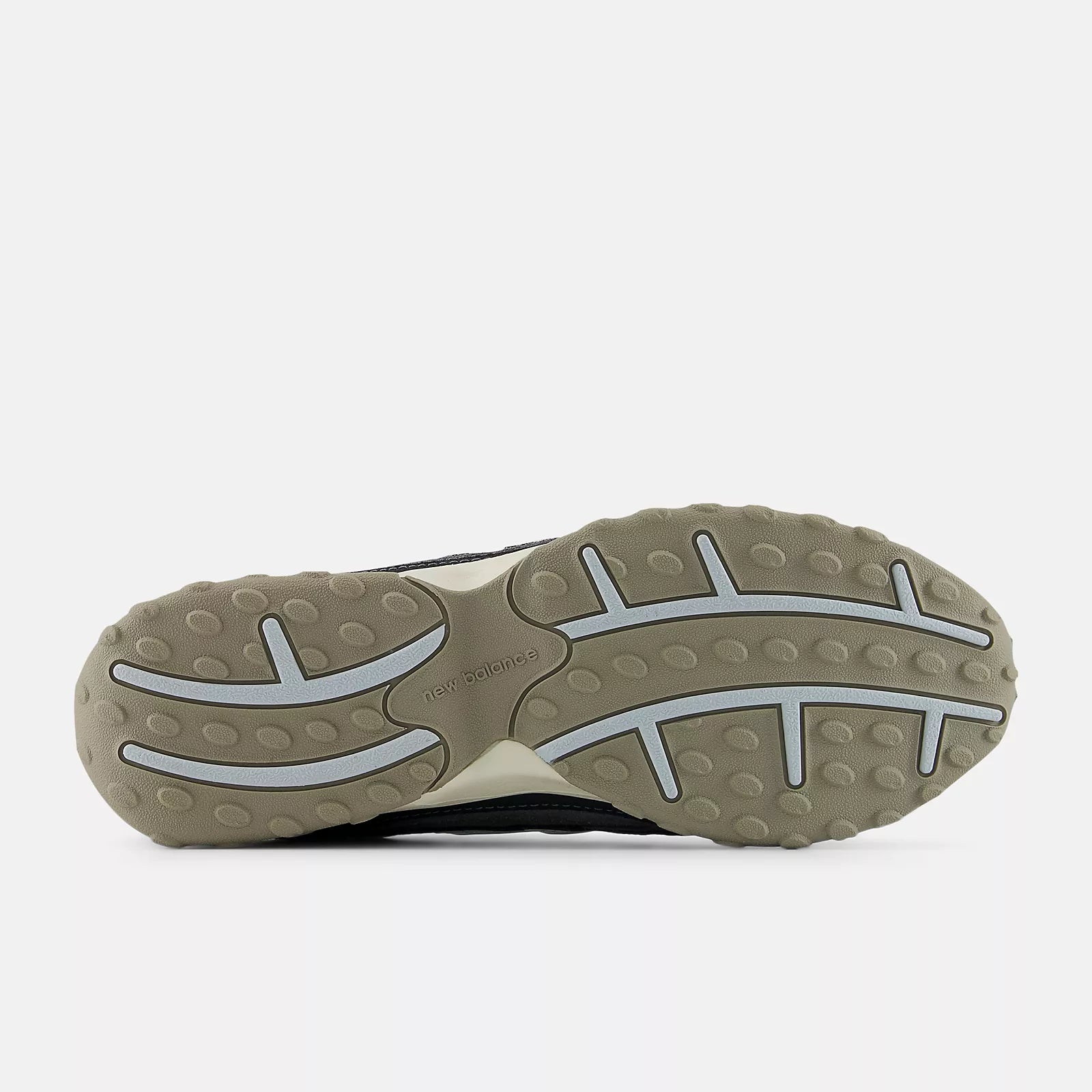 New Balance 204L - Black with Magnet