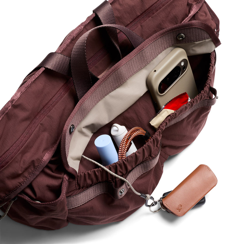 Bellroy Cinch Carryall - Burgundy - Stencil