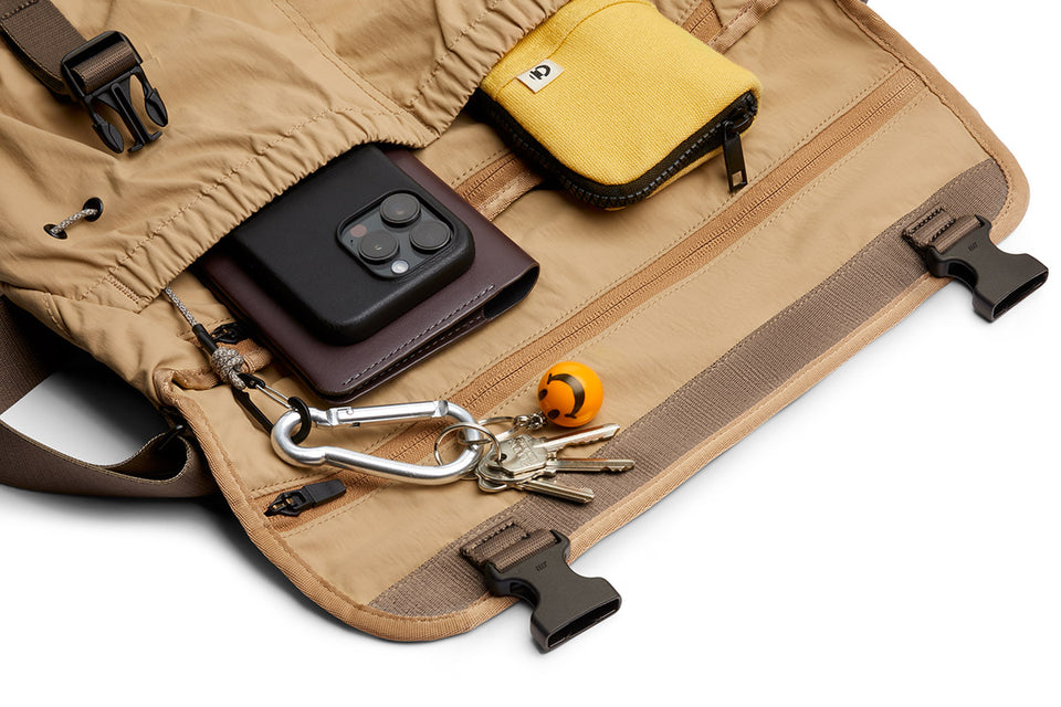 Bellroy Cinch Messenger - Sand Dune