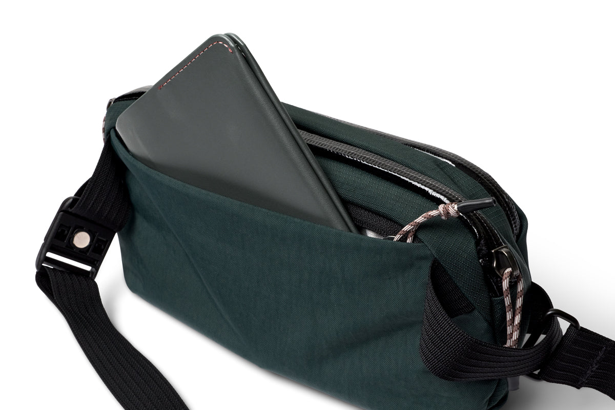 Bellroy Venture Ready Sling 2.5L - Deep Ocean - Stencil