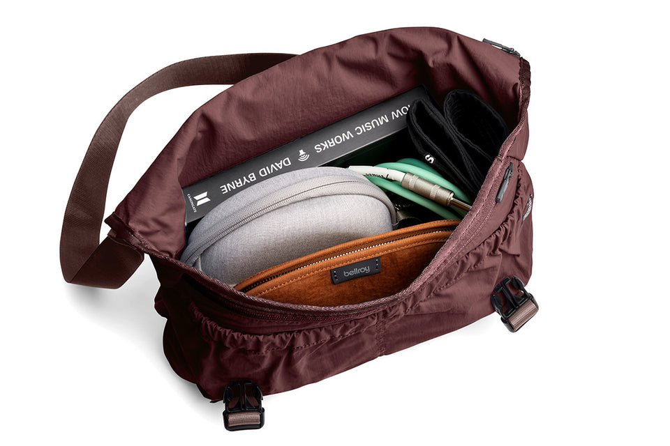 Bellroy Cinch Messenger - Burgundy