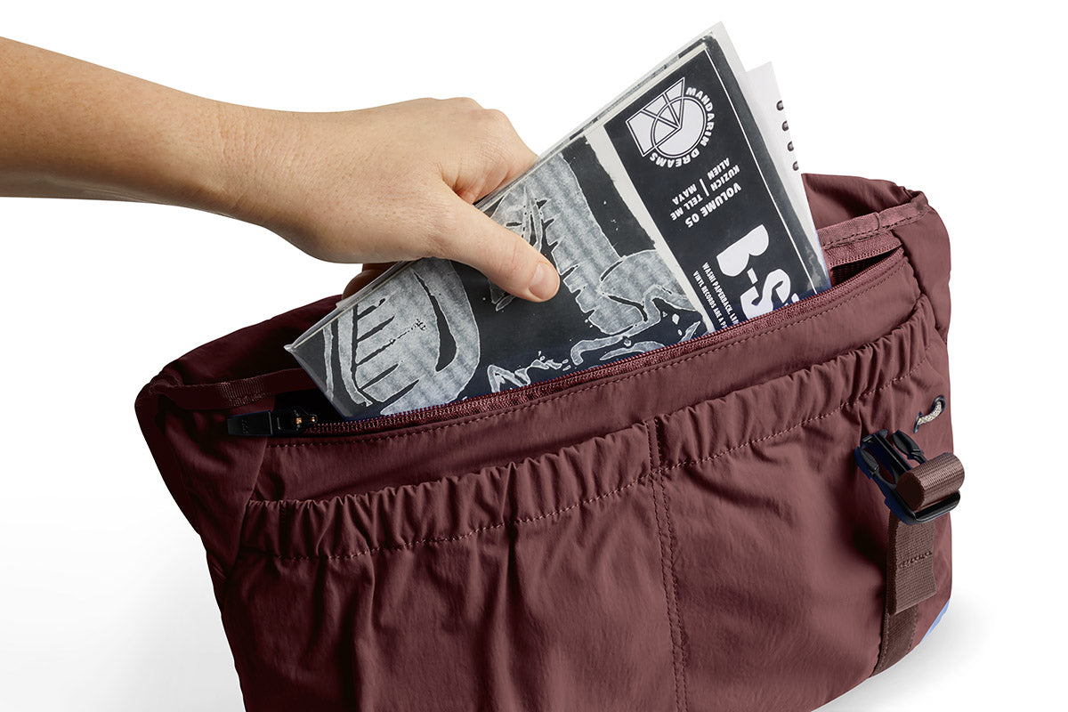 Bellroy Cinch Messenger - Burgundy - Stencil