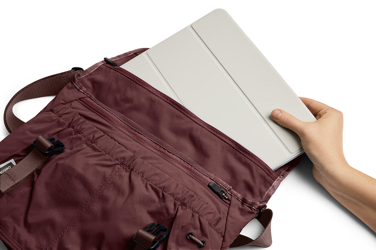Bellroy Cinch Messenger - Burgundy - Stencil