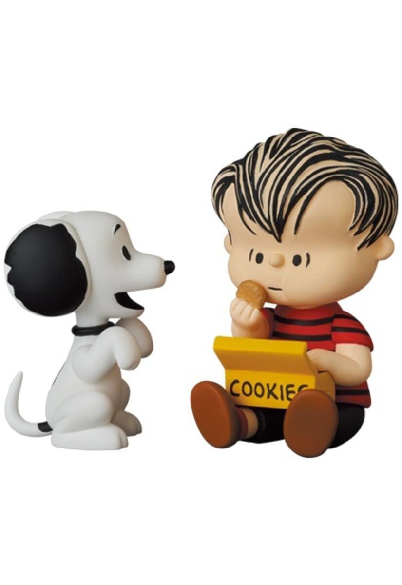 Medicom UDF Peanuts 12 Snoopy and Linus Ultra Detail Figure.