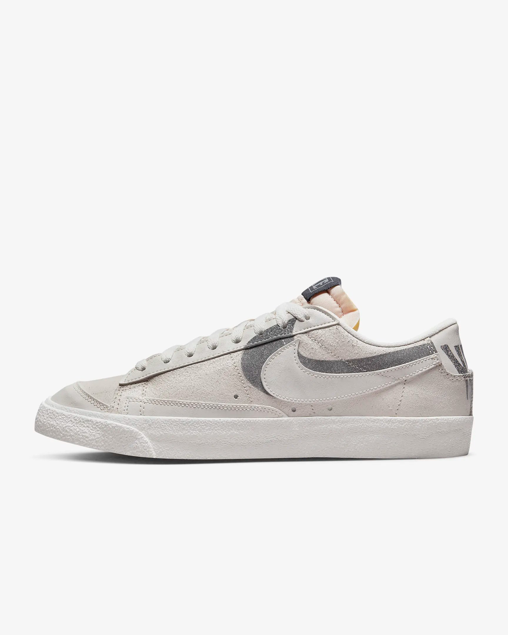 Nike Blazer Low 77 PRM - Phantom / Phantom / Ghost Green - Stencil