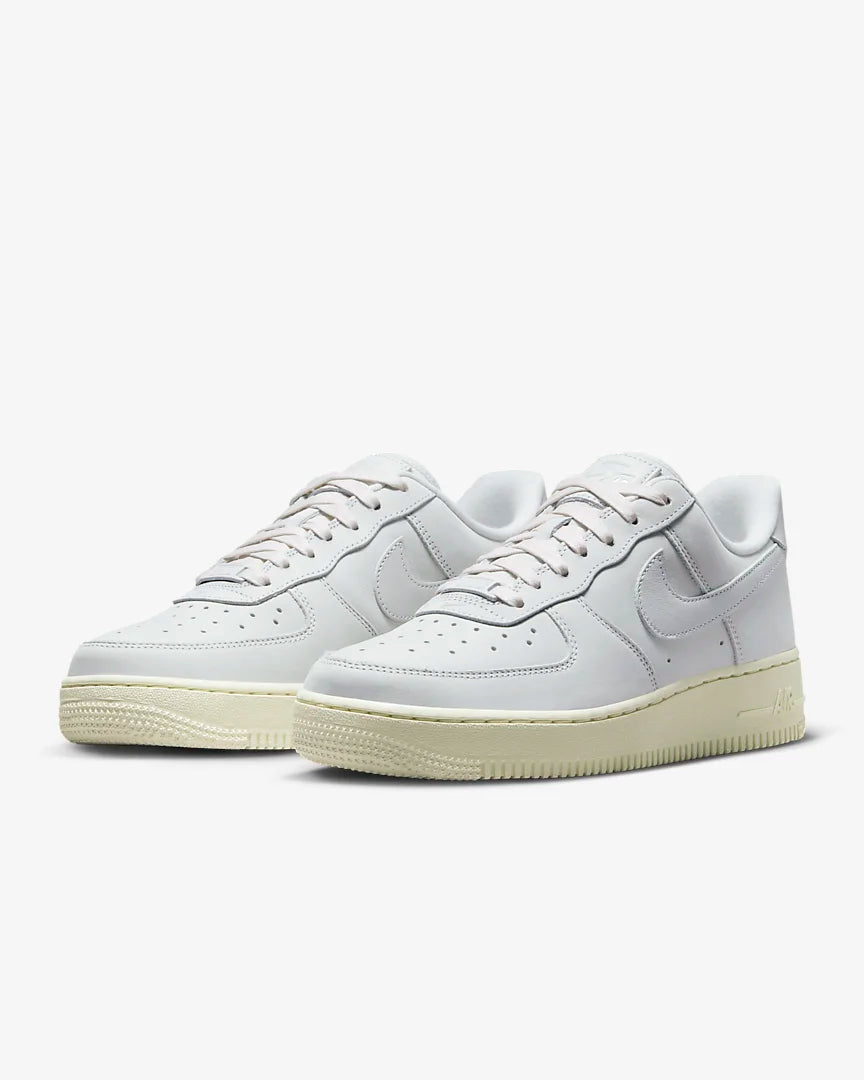 Nike W Air Force 1 Premium - Summit White / Coconut Milk - Stencil