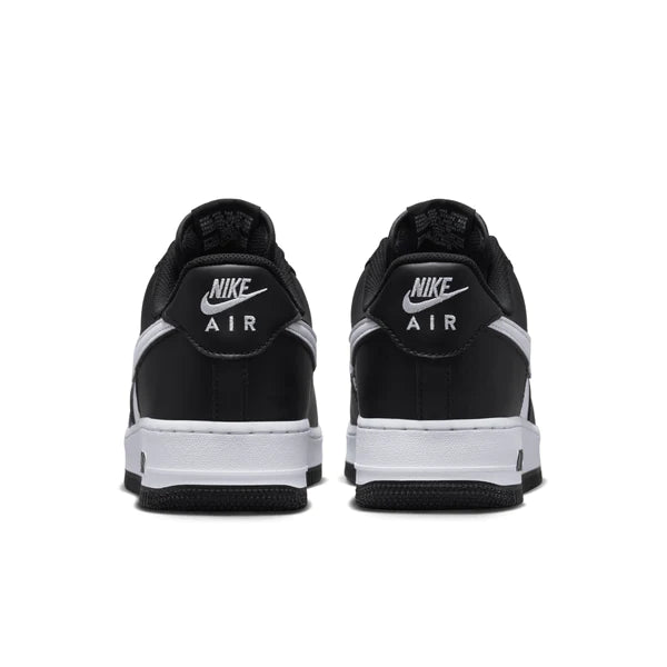 Nike Air Force 1 07 - Black / White