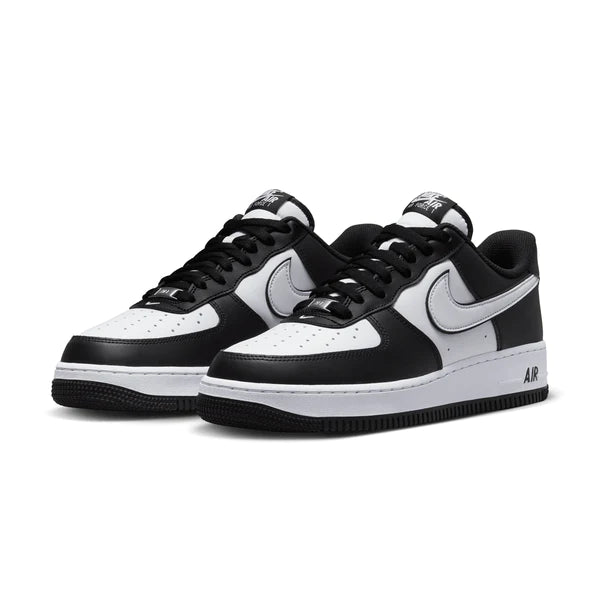 Nike Air Force 1 07 - Black / White