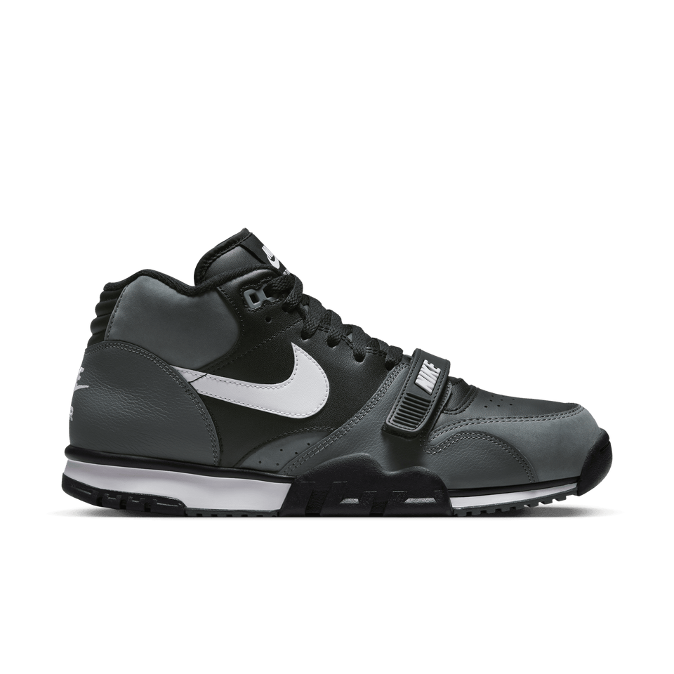 Nike air sales trainer black