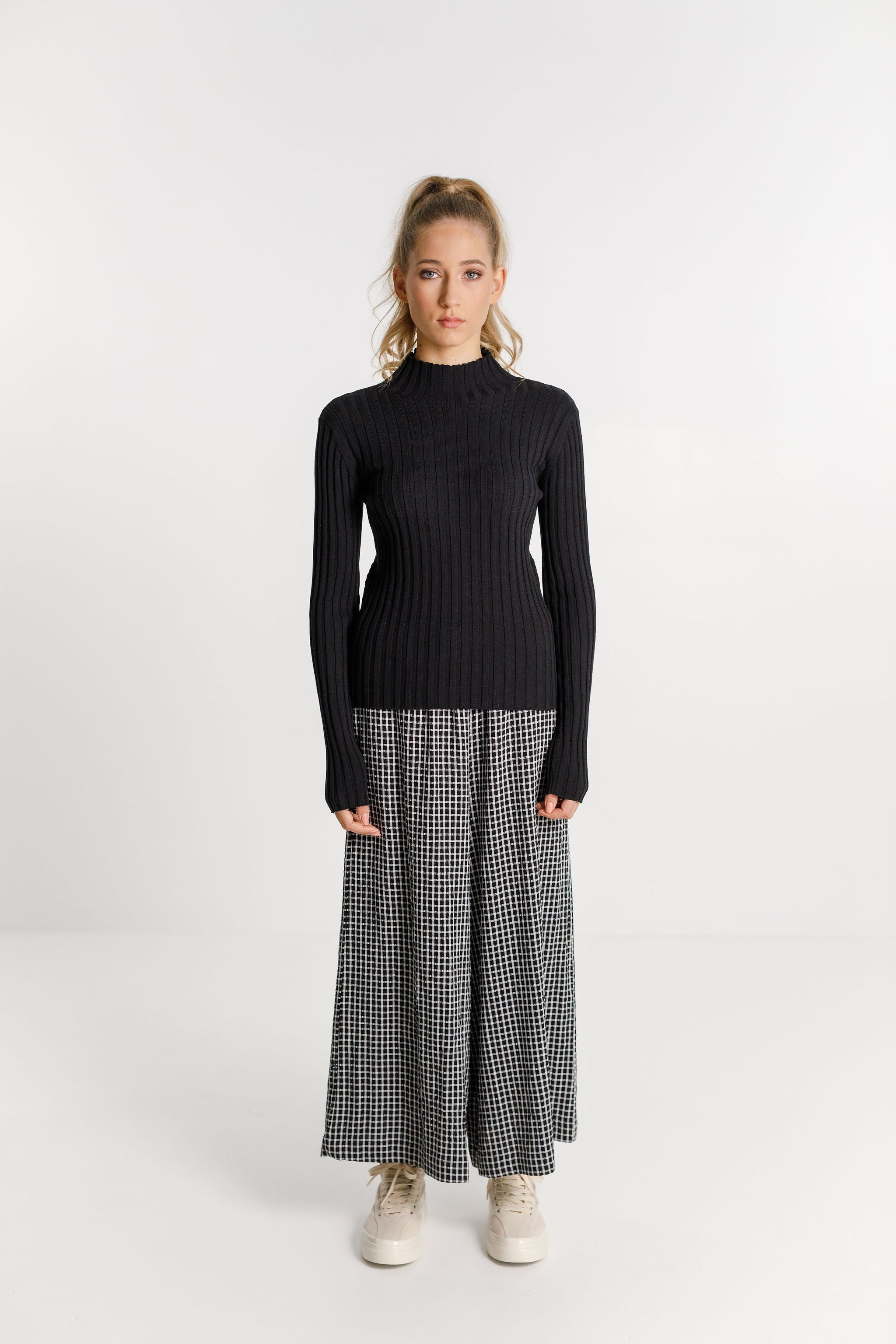 Thing Thing Turtle Neck Black - Stencil
