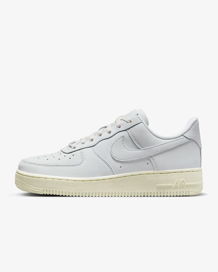 Nike W Air Force 1 Premium - Summit White / Coconut Milk - Stencil